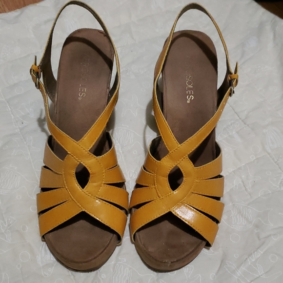 AEROSOLES Shoes - Yellow Aerosole wedges